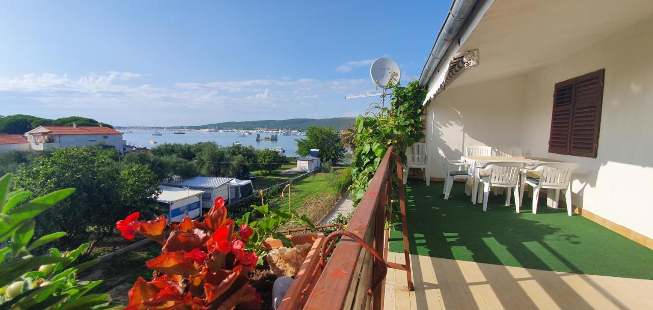 Apartman Suky Sukošan Екстериор снимка